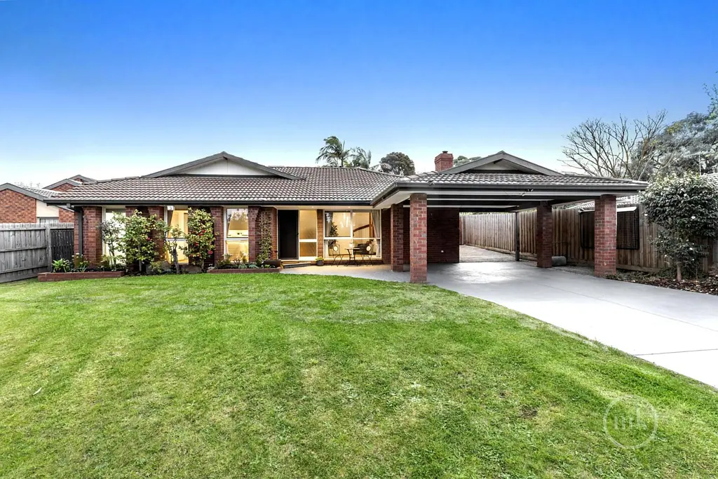 11 Jeanette Close, St Helena, VIC 3088