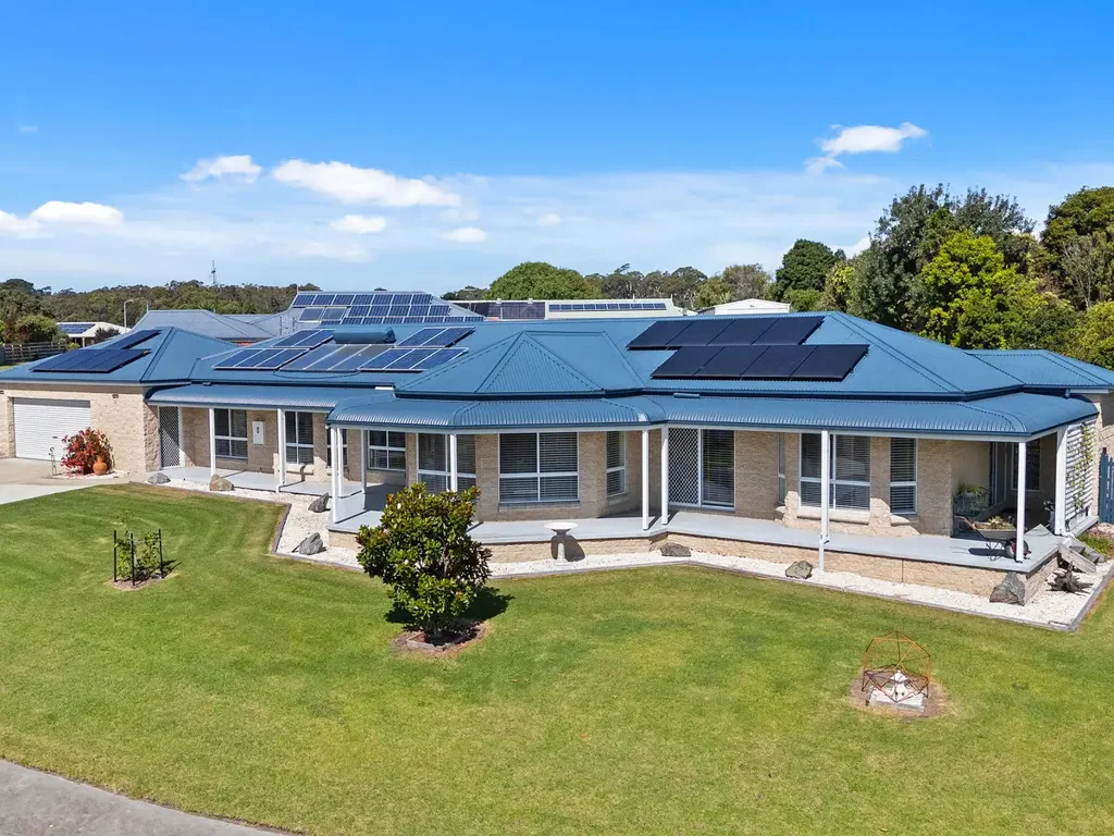 Lakes Entrance 4房  North-Facing Gem in Lakes Entrance
