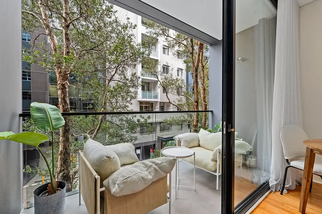 Architect-designed contemporary fully furnished boutique building