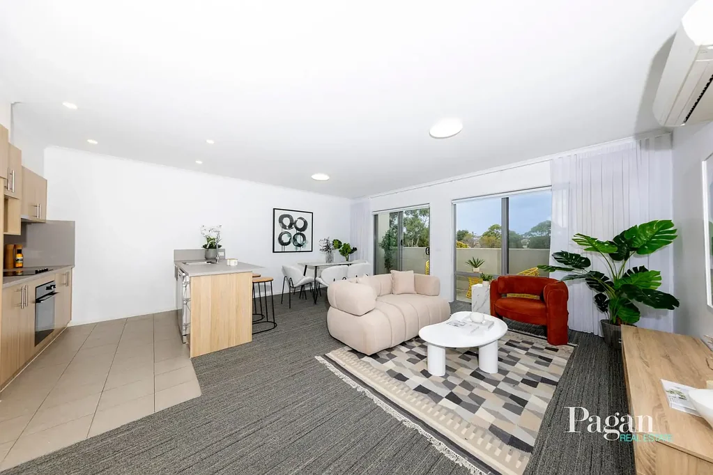 Top Floor 3 Bedrooms Include Electricity & Water