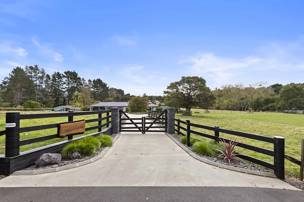 Pukekohe East 4ਬੈੱਡਰੂਮ Embrace Country Elegance