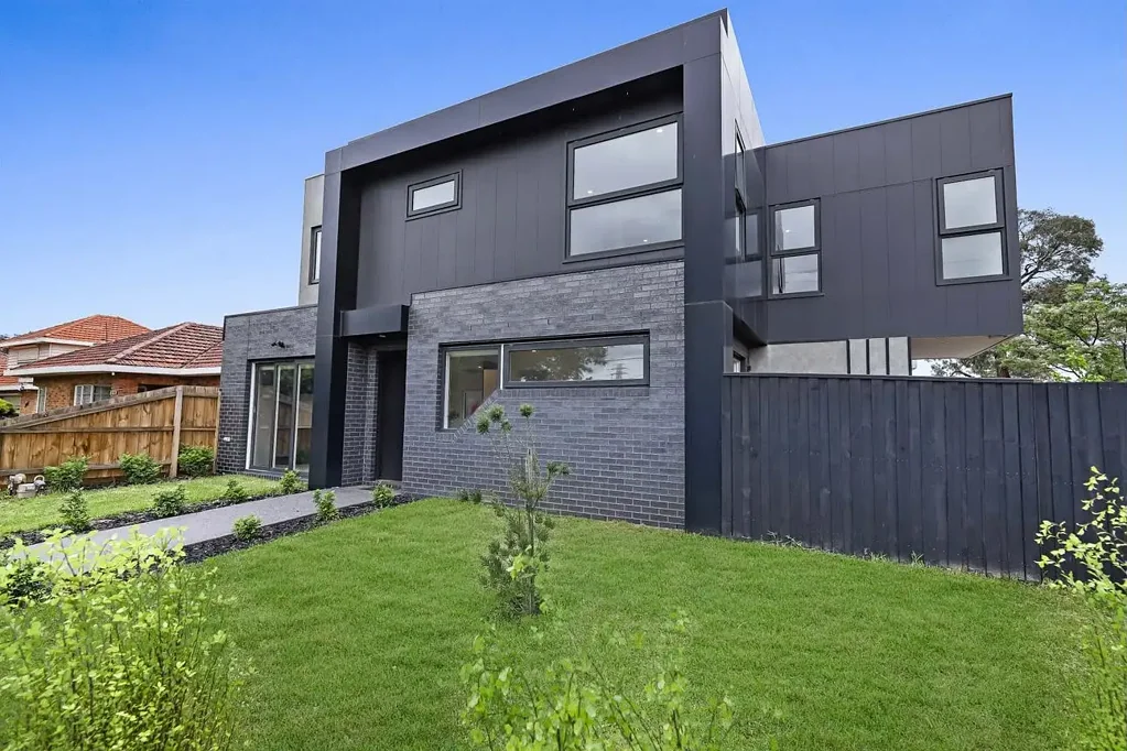 Commanding Contemporary Living in a Prime Yarraville Location