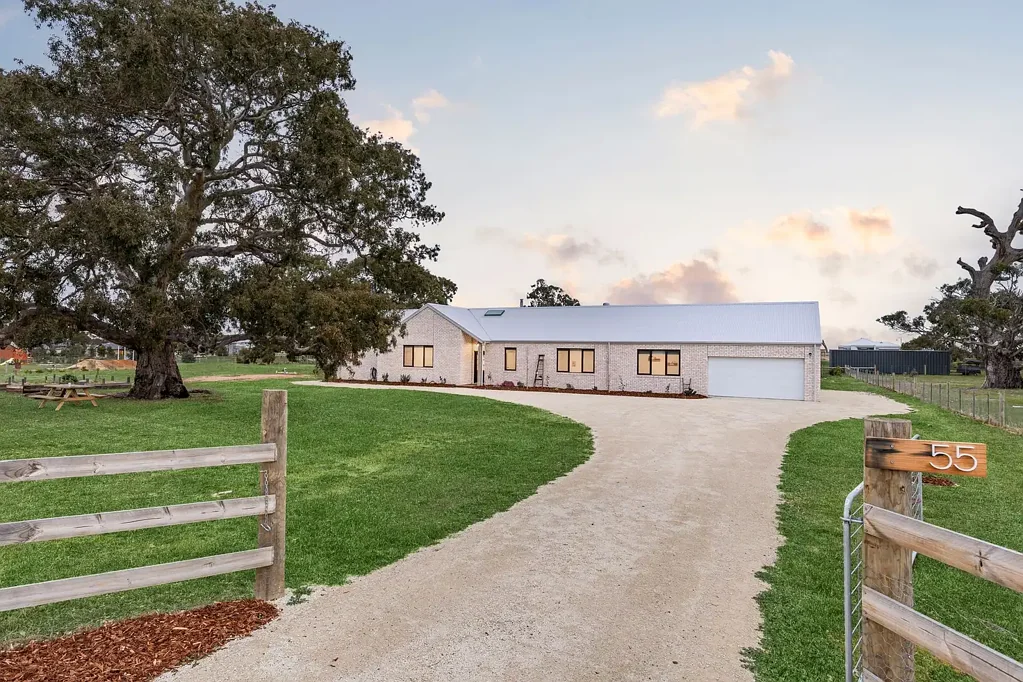 Inverleigh 5 Bedroom Unmatched Space and Luxury in Berthon Park