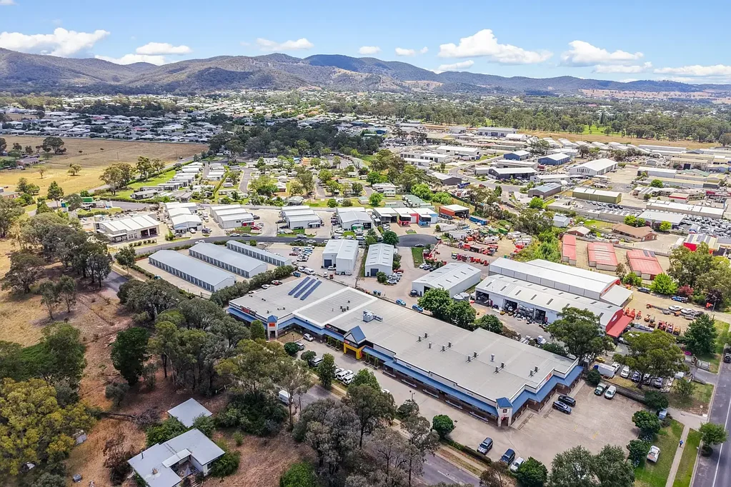 Mudgee 8कमरा Tightly Held Commercial Investment Opportunity