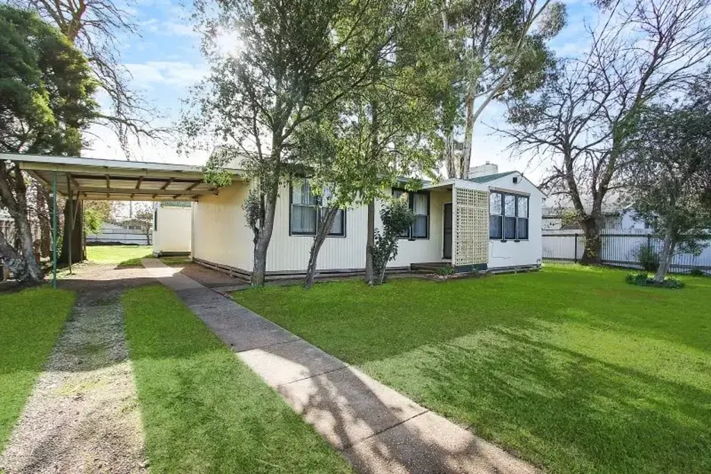 Benalla 3બેડરૂમ WHAT AN OPPORTUNITY - AN AFFORDABLE 3 BEDROOM HOME