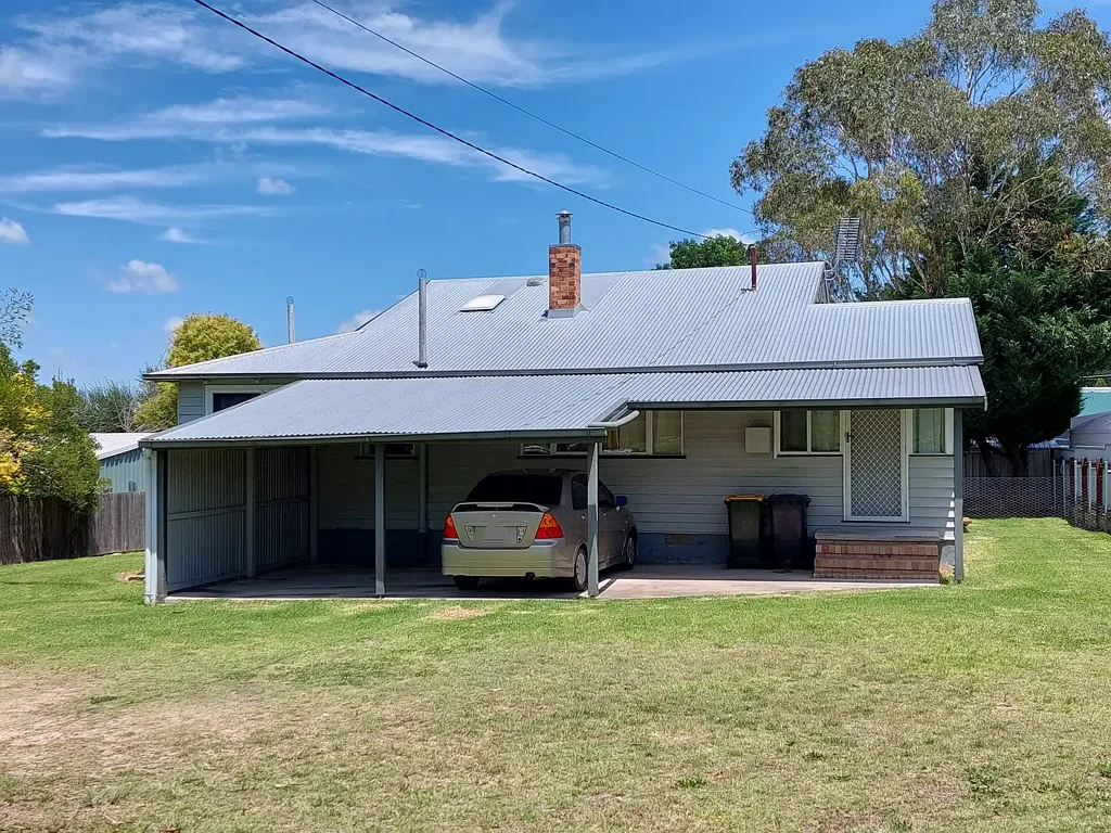 2 Pike Street, Stanthorpe, QLD 4380