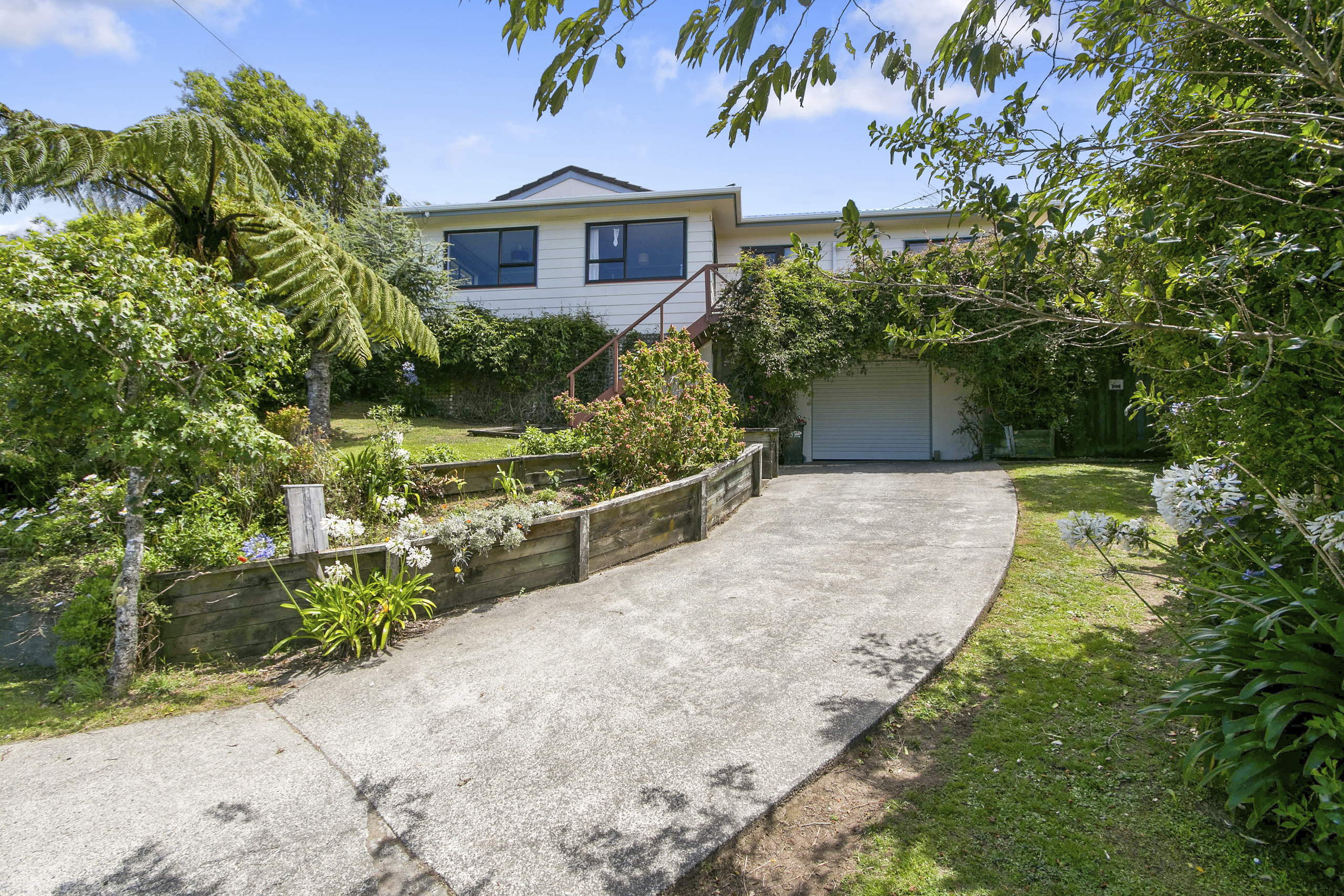 183 Miromiro Road, Normandale, Lower Hutt, 3 રૂમ, 1 બાથરૂમ