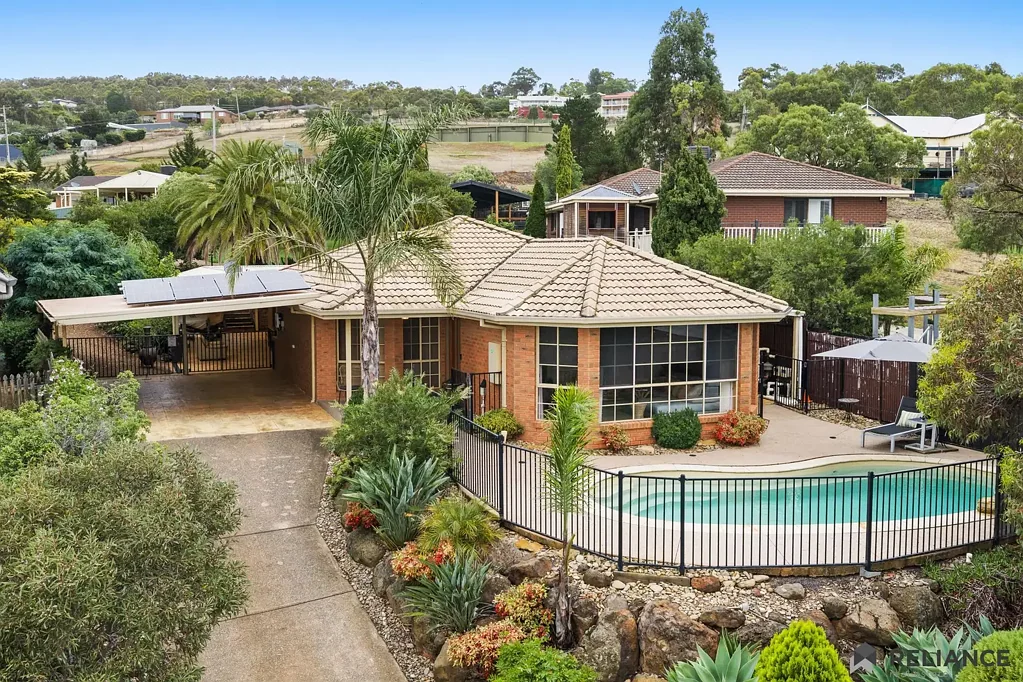 Darley 3कमरा Family Living with Pool, Shed & Stunning Views