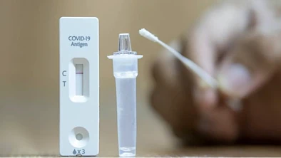 新西兰官方：对来自中国的游客强制进行COVID-19检测是过度反应