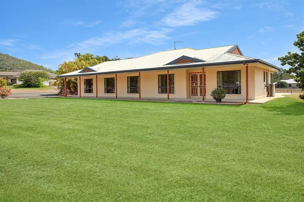 16 Lorna Crescent, Beecher, QLD 4680