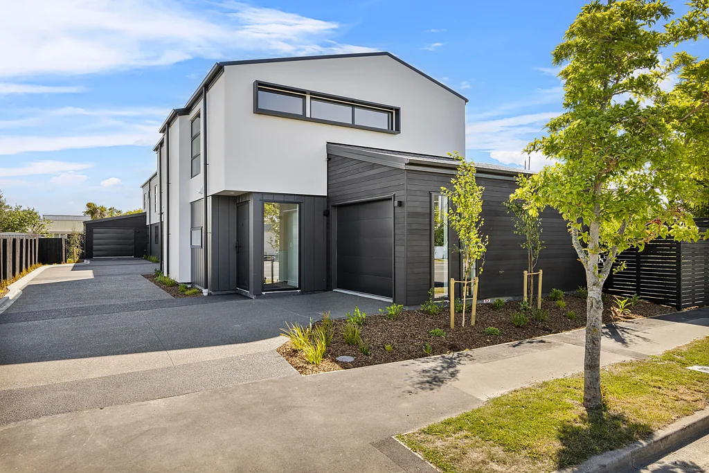 Somerfield 3 Bedroom Brand New with Garaging - Vendor wants Sold!