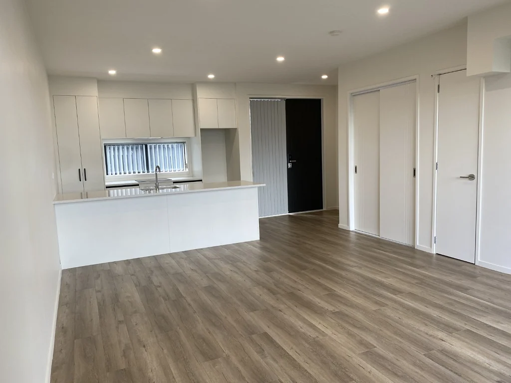 3 bedroom 2 bathroom spacious townhouse
