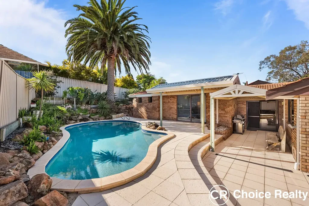 Leeming 4બેડરૂમ Beautiful Family Home on a Large 767sqm Corner Block!