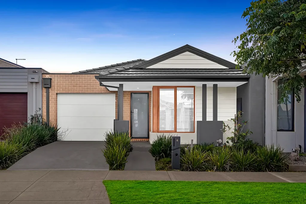 Weir Views 3 Bedroom Modern Family Living in a Thriving Location