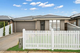 12 Azalea Way, Rockbank