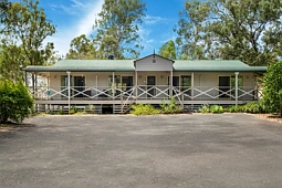 3 Teak Street, Brightview
