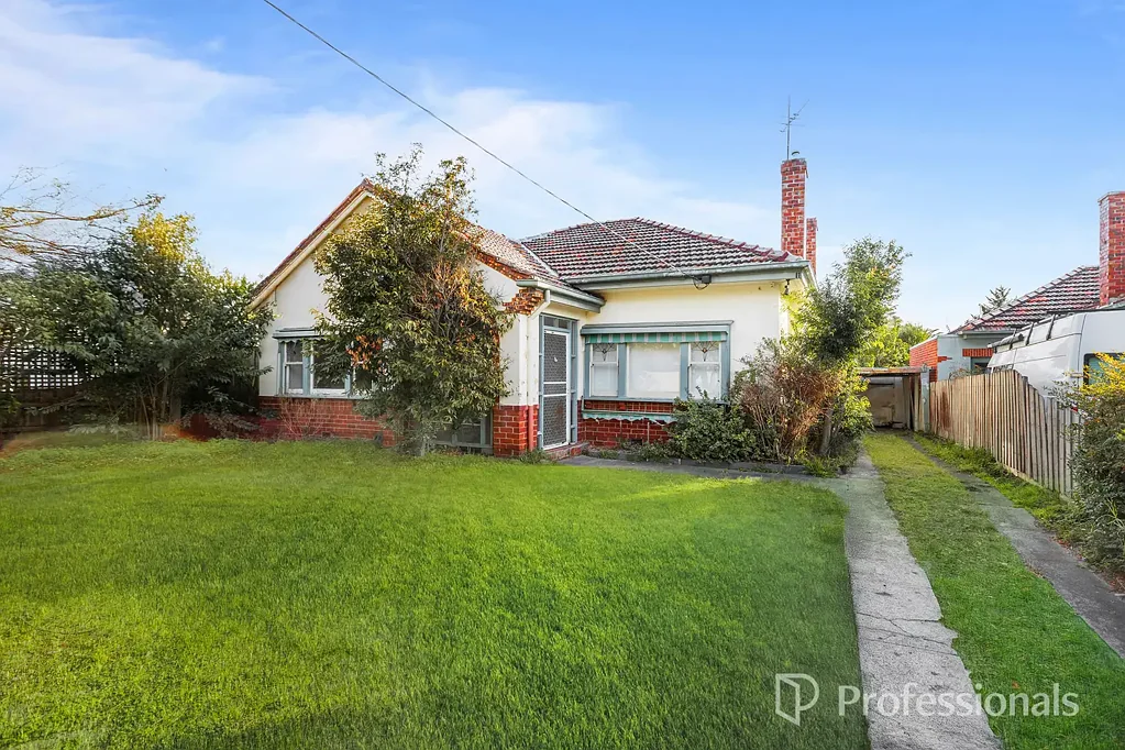 Mckinnon 3房 公园环绕 无地役权 15.8米临街面 GRZ1分区 开发友好 后门通Wattle Grove Reserve 邻McKinnon Station A Rare Parkside Dream in the McKinnon Zone