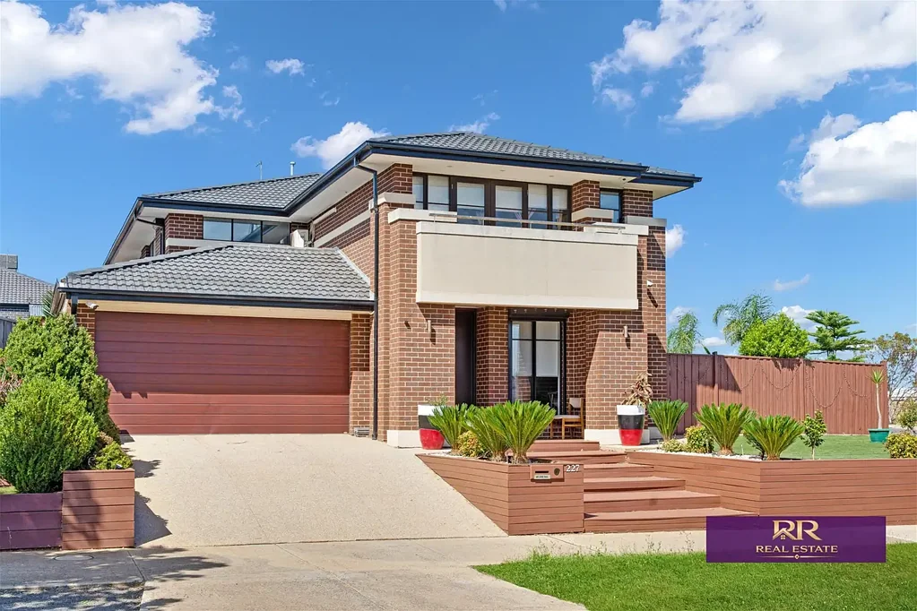 Brookfield 5Zimmer "Charming Double Story  Family Home in Sought-After Location - Your Dream House Awaits!"