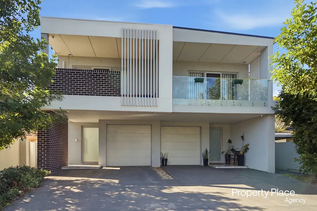 Panania 7ਬੈੱਡਰੂਮ Modern Double Brick Duplex and Granny Flat