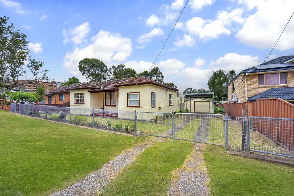 Bankstown 4Moenga RARE R4 HIGH DENSITY DEVELOPMENT OPPORTUNITY