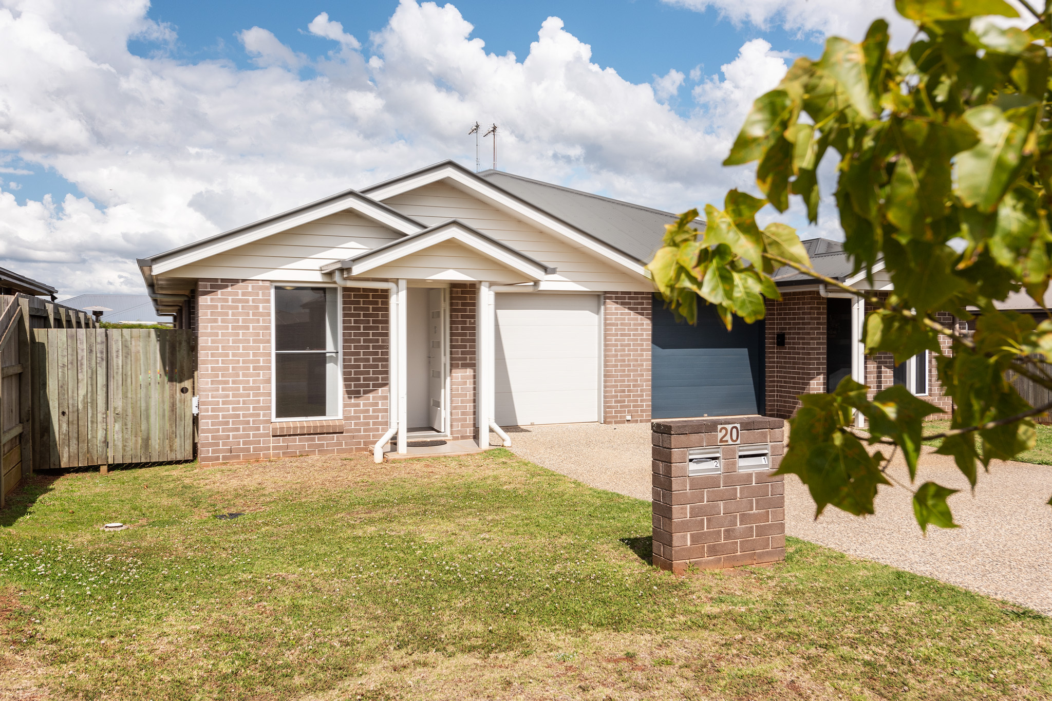 UNIT 2 20 FARRER ST, CRANLEY QLD 4350, 0 침실, 0 욕실, Unit