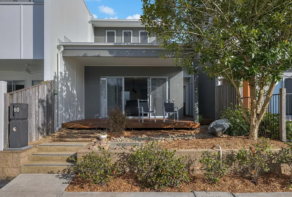 Maroochydore 4Zimmer Opposite Parkland in the Heart of Sunshine Cove