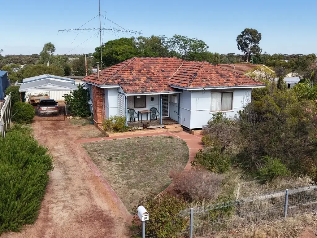 Quairading 3 Bedroom Charming Family Home with Comfort & Convenience