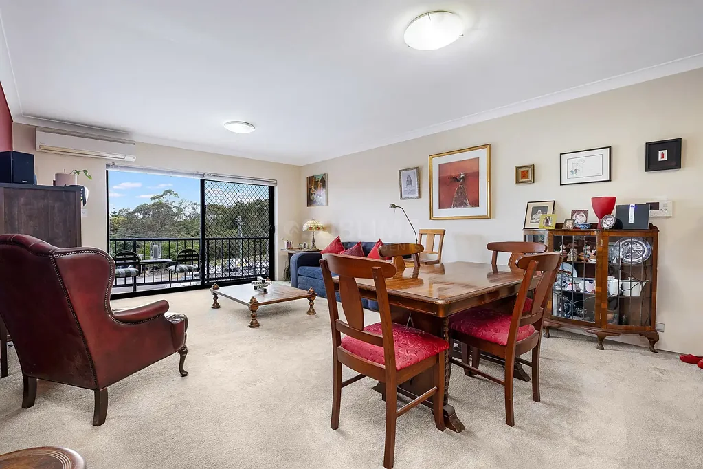 St Peters 2બેડરૂમ When Quality Matters - Style, Space, Superb Rental Return, Sydney Park Views in a Sought-After Location where Urban Living Meets Parkside Tranquility