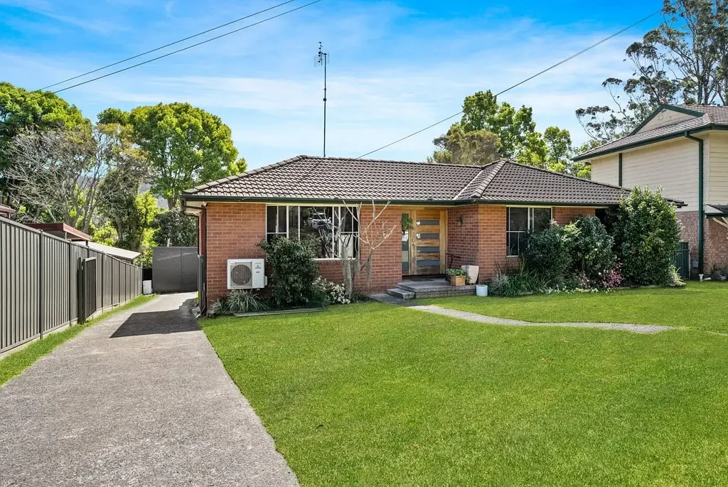 Comfortable Family Living in Narara