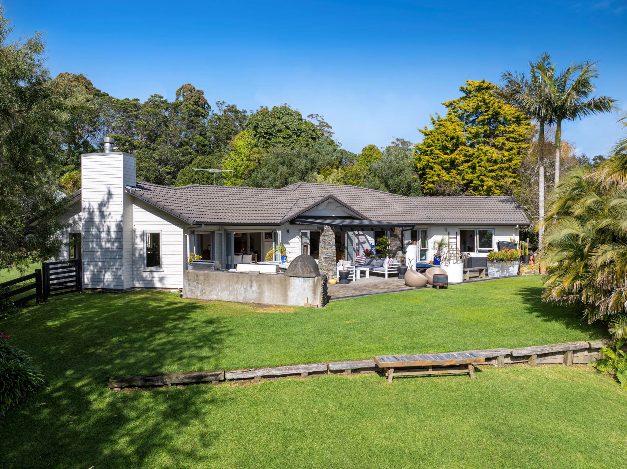 7C Hobbs Road, Matakatia, photo 1