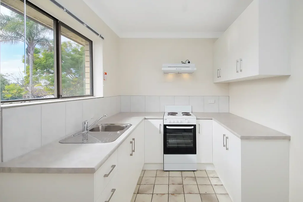 RENOVATED 1 BEDROOM UNIT - DO NOT MISS OUT!!