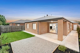 15 Sail Court, Armstrong Creek