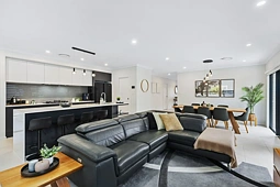 17 Nightshade Drive, Glenning Valley