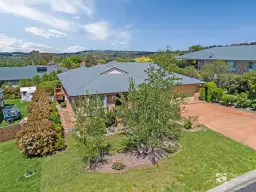 6 McCarthy Crescent, Armidale