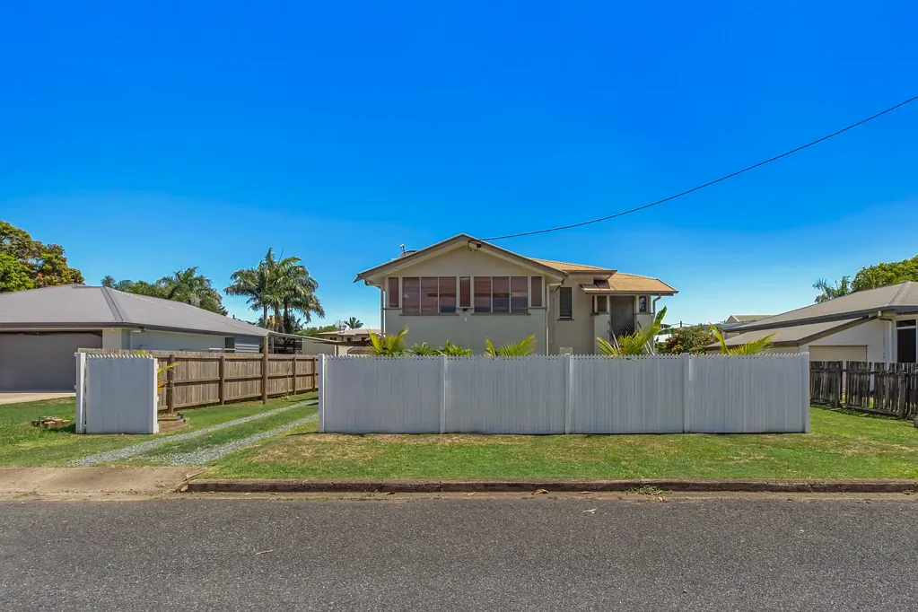 Proserpine 3Kwarto Highset, high ceilings and plenty of room to move