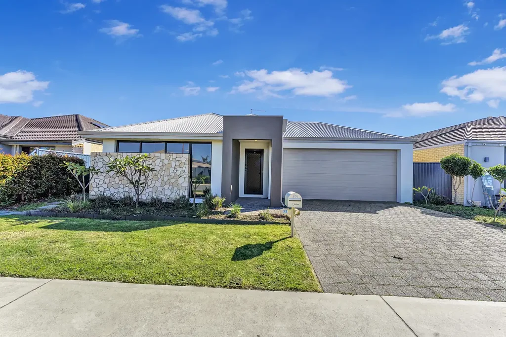 Baldivis 4房  Modern Family Home - Vacant and Ready to Move In Or Lease Out!