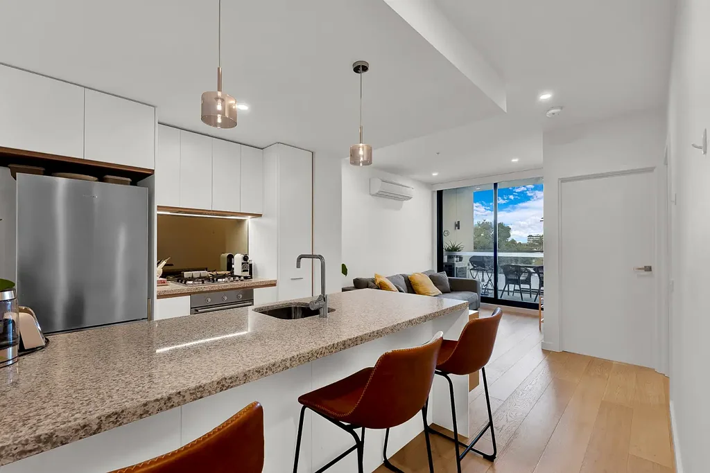 Brunswick East 2房 Lygon Place精致公寓 高级安保空调大厅 Ilve电器时尚厨房 开放式空间宽敞露台 门口电车停靠站 Lygon Place - Your Place