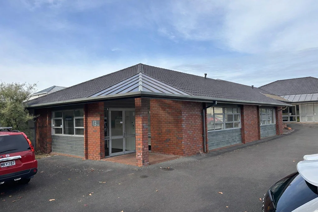 Hamilton Central Spacious City Office
