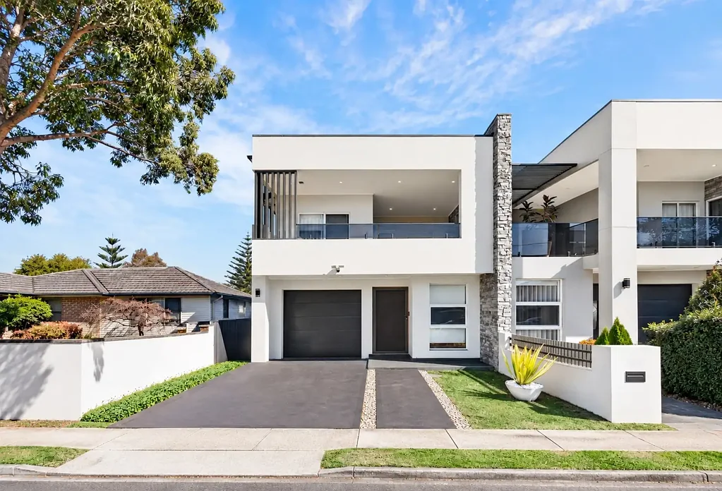 Holsworthy 4침실 Near new 4 bedroom home - walking distance to Holsworthy Station