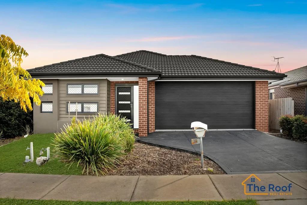 Armstrong Creek 4 Bedroom Affordable Stunning home  first home buyers and investors on prime location !