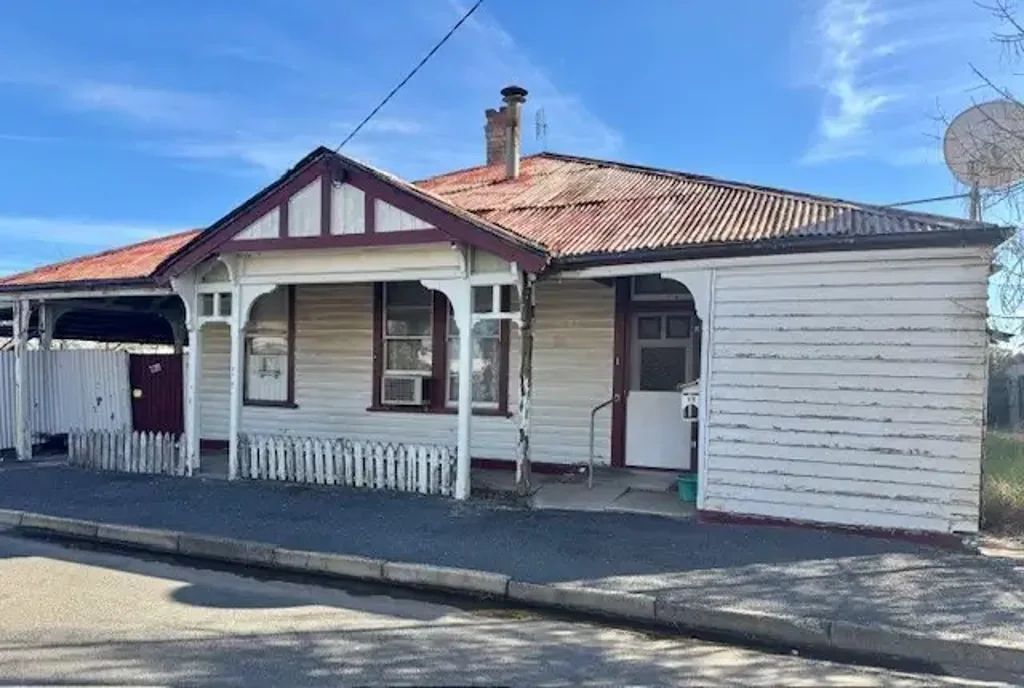 Korong Vale "HISTORIC OLD POST OFFICE, PERFECT RENOVATOR"