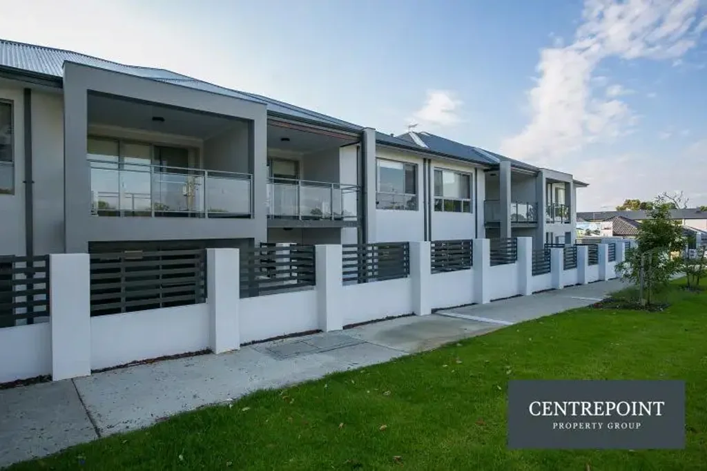 Modern One Bedroom Apartment with Private Courtyard & Secure Undercover Parking