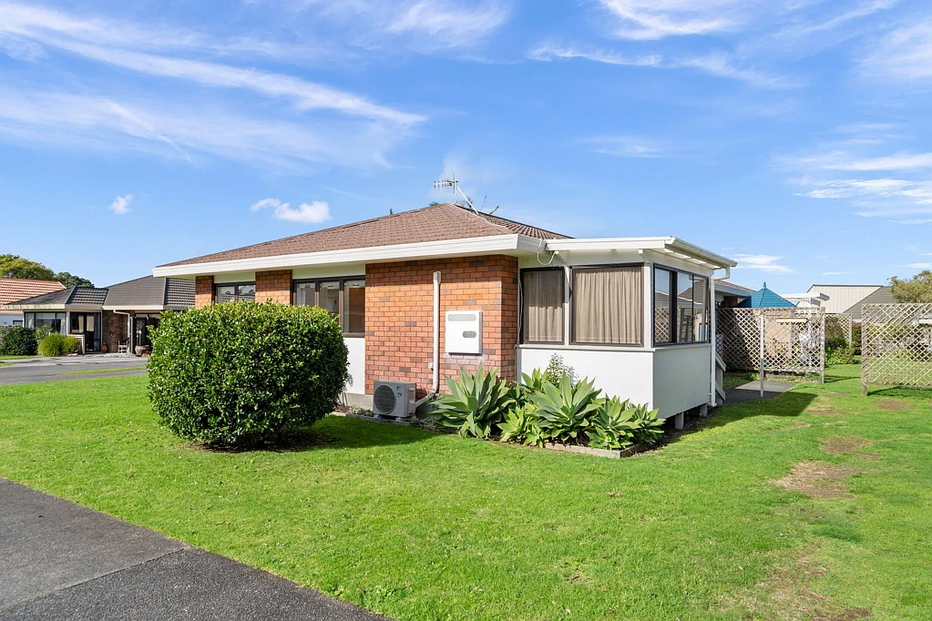 Maunu 2Moenga Super sunny and perfect for downsizing!