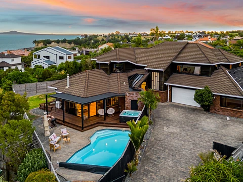 Gulf Harbour 6房  When Size Matters! 6 bedrooms, Stunning Seaviews