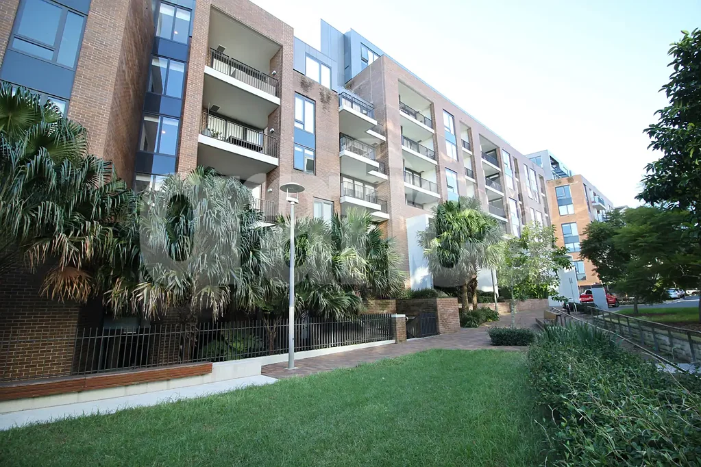 Unique LUXURIOUS FULLY FURNISHED 2 Bedroom Apartment