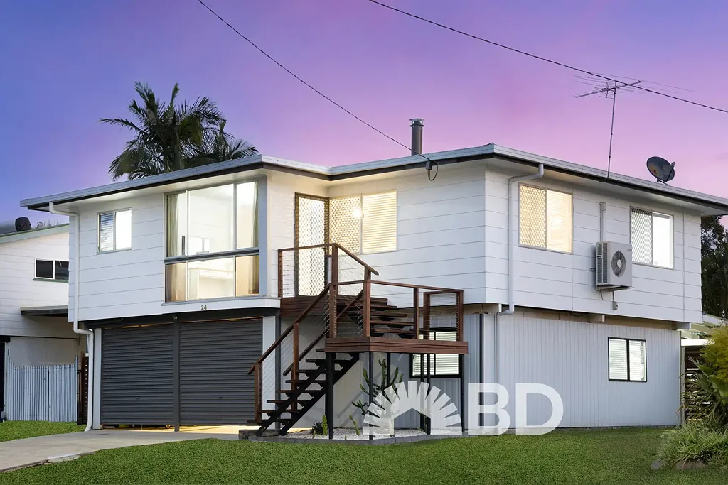 Burpengary 3ਬੈੱਡਰੂਮ Charming Character Home with Pool, Shed & Side Access!