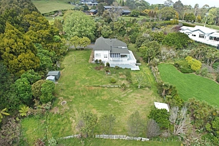 396 Redoubt Road, Totara Park, Manukau City