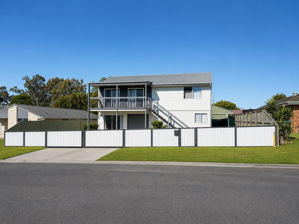 Morayfield 4房 带棚屋的宽敞地块家庭住宅，具备双重居住潜力 Family Home with Shed and Dual Living