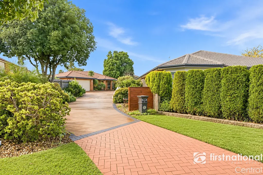Rowville 5ห้องนอน Spacious Family Sanctuary on Expansive Court Allotment in Prime Rowville Location
