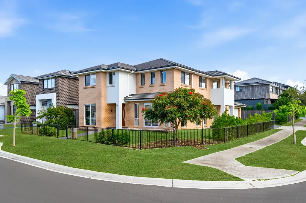 Oran Park 4部屋 Modern Sophistication on a Grand Corner Block